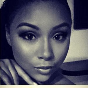 Meet your Posher, Zeezee